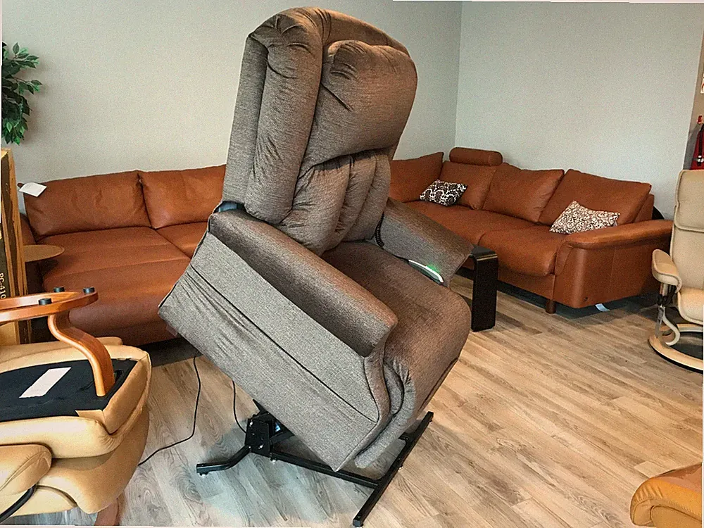 NM-7001 Windermere Motion Large Power Lift Chair Recliner Heat Massage Brown